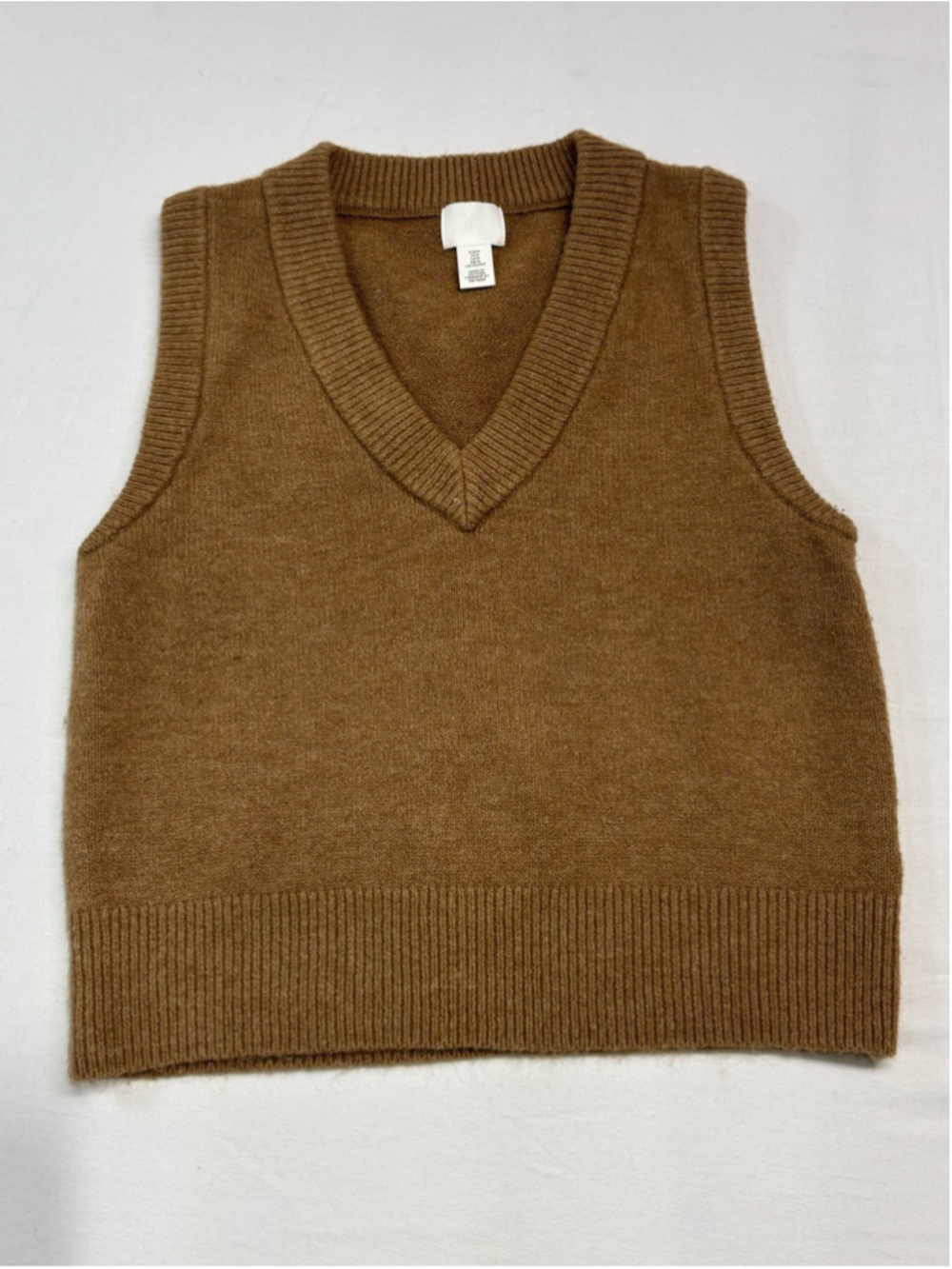 H&M Dark Beige Brown V-Neck Short Knit Sweater Vest Medium- 634 - Picture 2 of 6